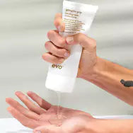 Load image into Gallery viewer, Evo
Gangsta Grip Bonding Resin
200 ml / 6.8 fl oz