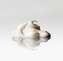 Load image into Gallery viewer, L'oreal Professional Curl Expression Cream-In-Jelly Definition Activator is a A paraben- and silicone-free defining gel-cream that instantly actives 3B-4C curl and coil patterns to define, reduce frizz, and hydrate curls with medium