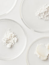 Load image into Gallery viewer, AG Dry Lift Texture & Volume Paste Adds lift and texture using this clay and volcanic ash paste with over 96% plant-based and naturally derived ingredients. Apply to roots for volume and/or ends for texture. Ideal for refreshing second day hair and creating updos.