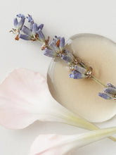 Load image into Gallery viewer, AG Deflect Fast-Dry Heat Protection. Help protect hair from heat damage and reduce drying time with this ultra-light, thermal protection spray infused with Abyssinian oil for smoothness, slip and shine while AG’s exclusive CARE Complex helps protect and extend the vibrancy of hair colour. Shake well, spray liberally in hair and blow dry.