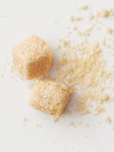 Load image into Gallery viewer, Cloud Air Light Volumizing Mousse . Get instant volume and texture, eliminate frizz and enhance shine with this lightweight volumizing mousse infused with natural corn starch and sugar cane extract. Distribute through clean, damp hair. Blow or air dry